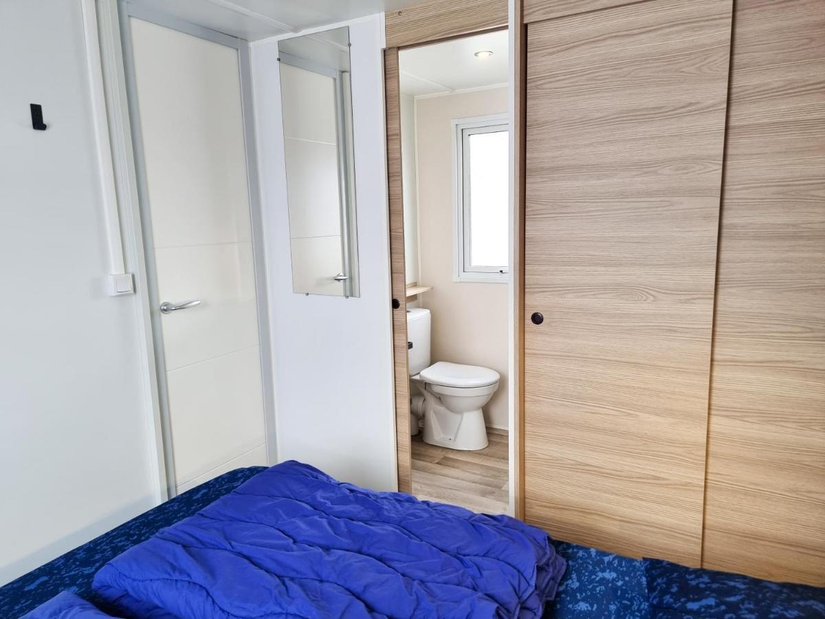 Prachtig Chalet Ok50 D12 Op Familiecamping Оосткапелл Экстерьер фото